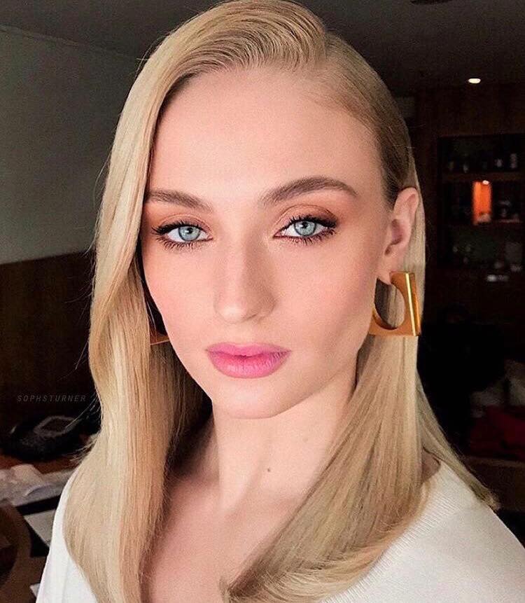 Sophie Turner Diet and Workout